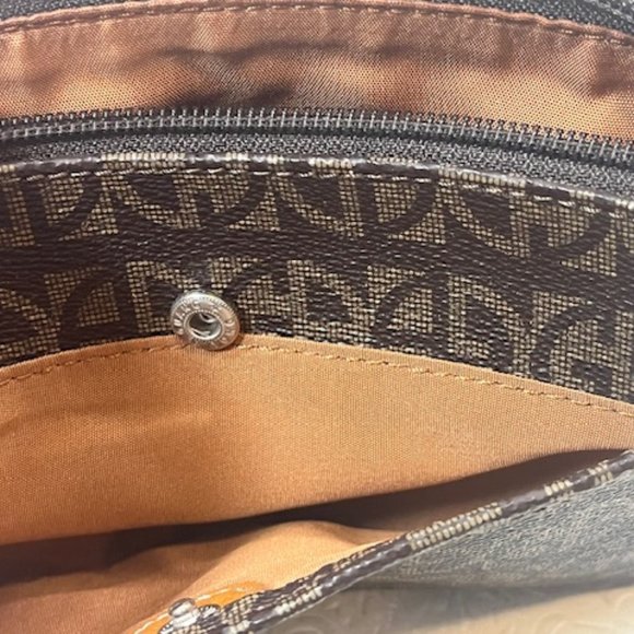 Giani Bernini Brown Block Signature Zip Wallet Clutch Small Purse 7.5"x5.25" - Picture 6 of 14